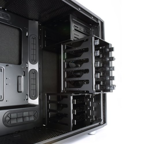 Компютърни кутии > Fractal Design Define R5 Blackout Edition Window (снимка 9)
