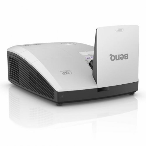 Дигитален проектор BenQ 9H.JKT77.24E (снимка 3)