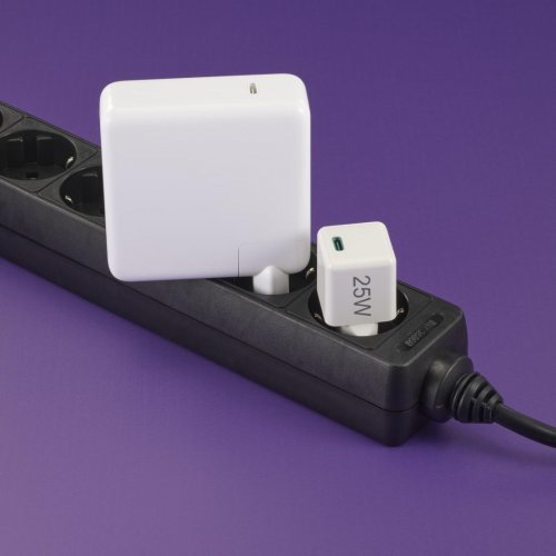 Зарядно устройство Hama 201981 (снимка 10)