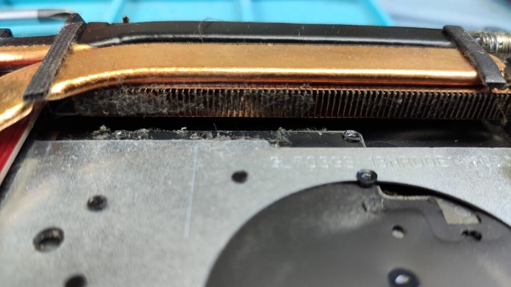 Радиатор в лаптоп преди почистване